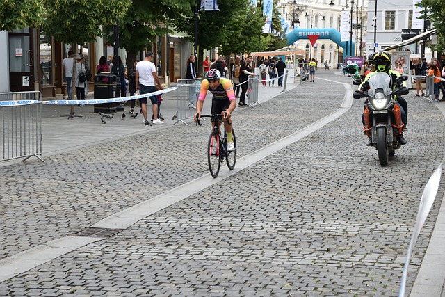 断进步的趋 断进步的趋